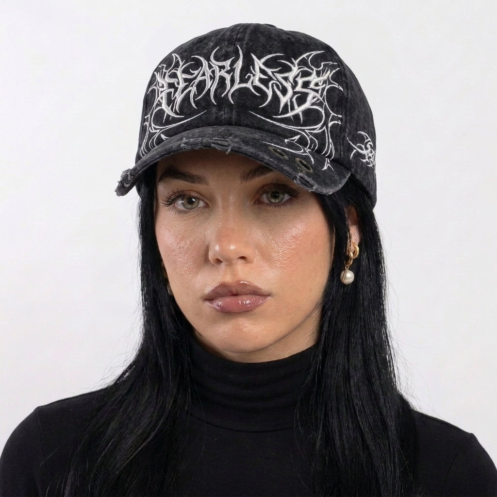 FEARLESS Cap black on-body direct gaze